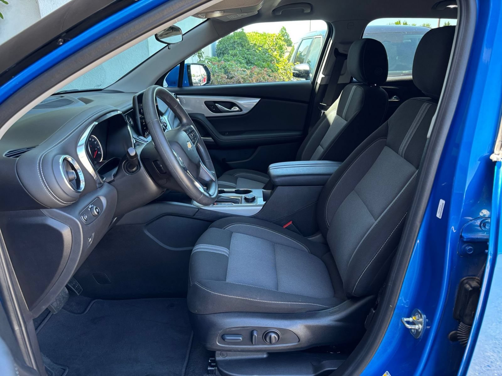 Used 2025 Chevrolet Blazer LT FWD image 28