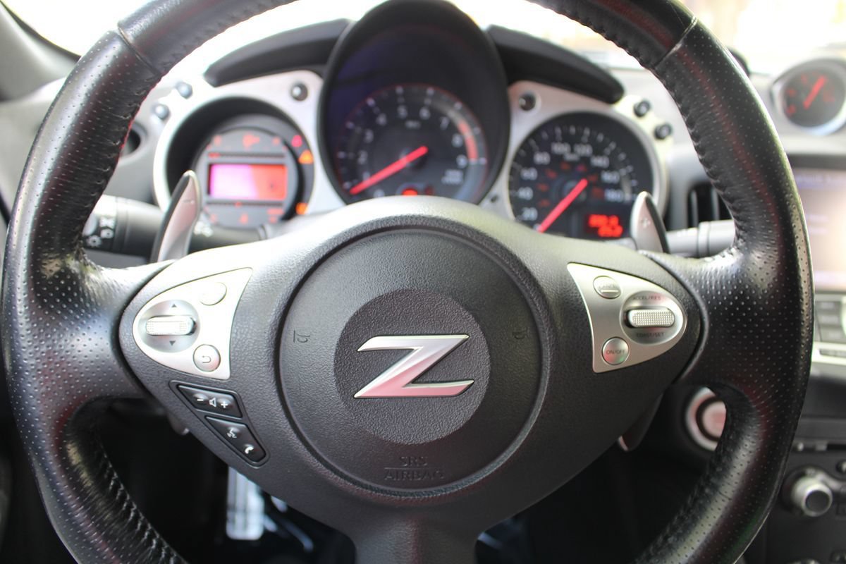 Used 2019 Nissan 370Z Touring Sport RWD image 14
