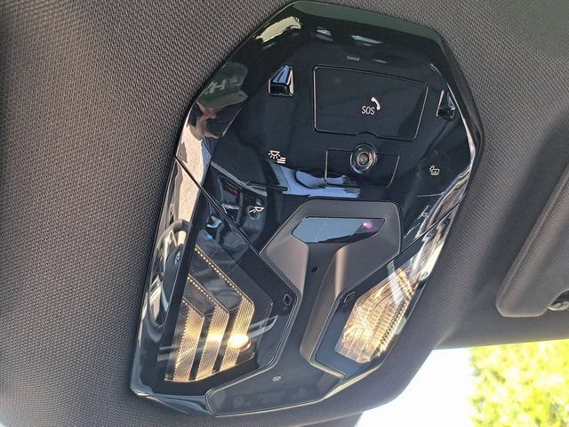 Used 2025 BMW iX xDrive50 w/ Premium Package AWD/4WD image 18
