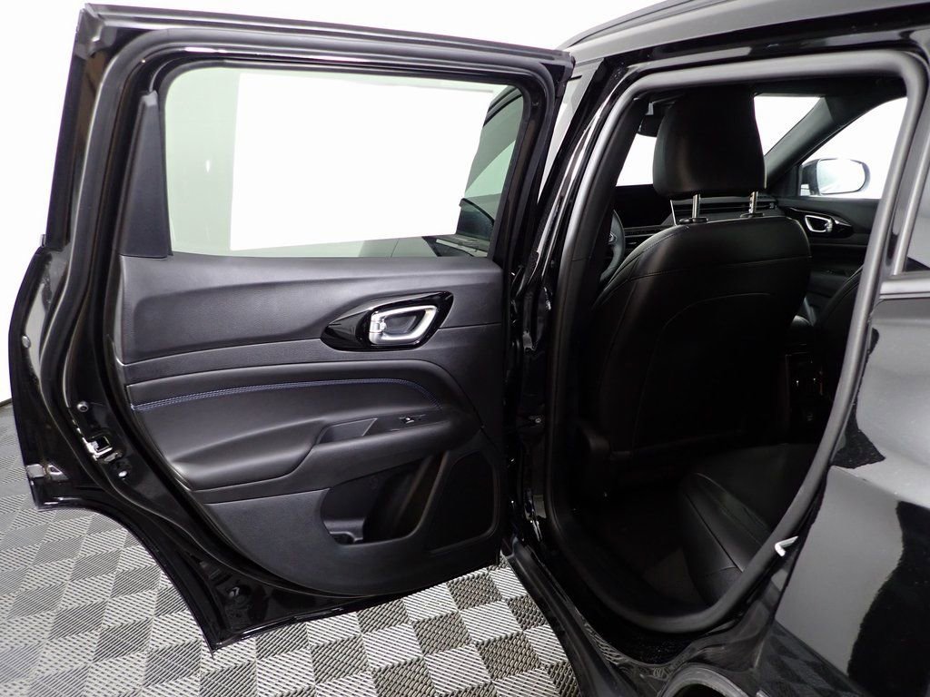 New 2026 Jeep Compass Latitude image 24