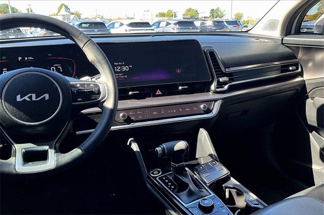Used 2024 Kia Sportage EX image 9