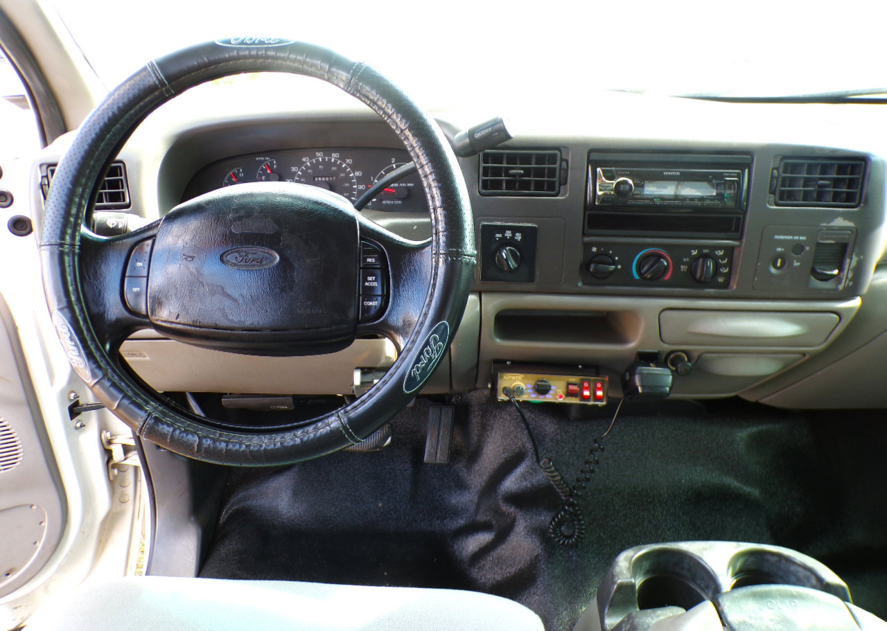 Used 1999 Ford F250 Lariat image 10