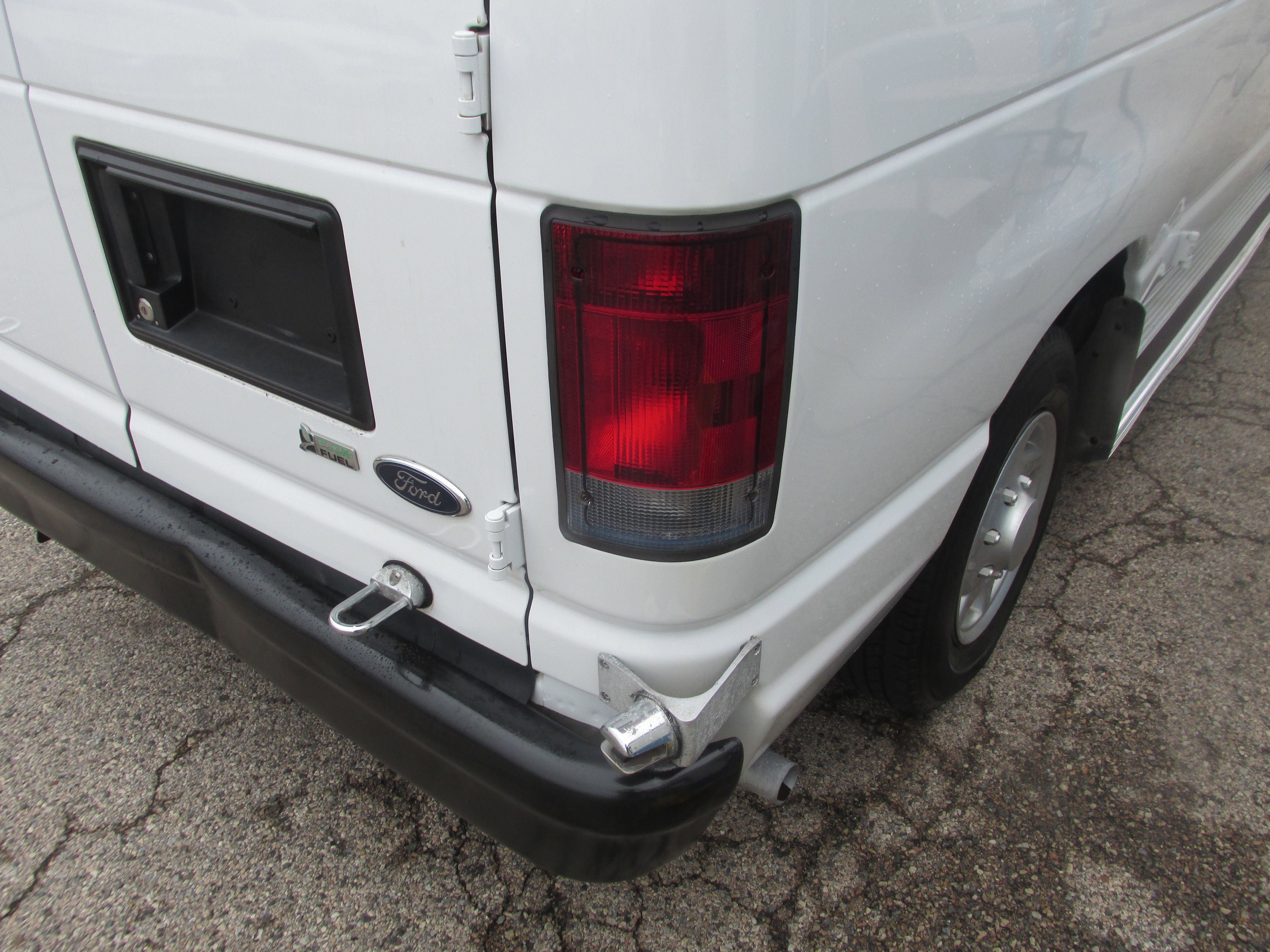 Used 2011 Ford E-150 and Econoline 150 XL image 10