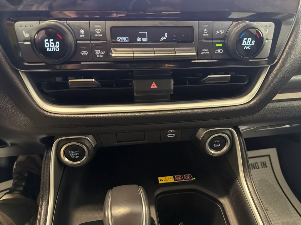 Used 2025 Toyota Grand Highlander AWD image 32