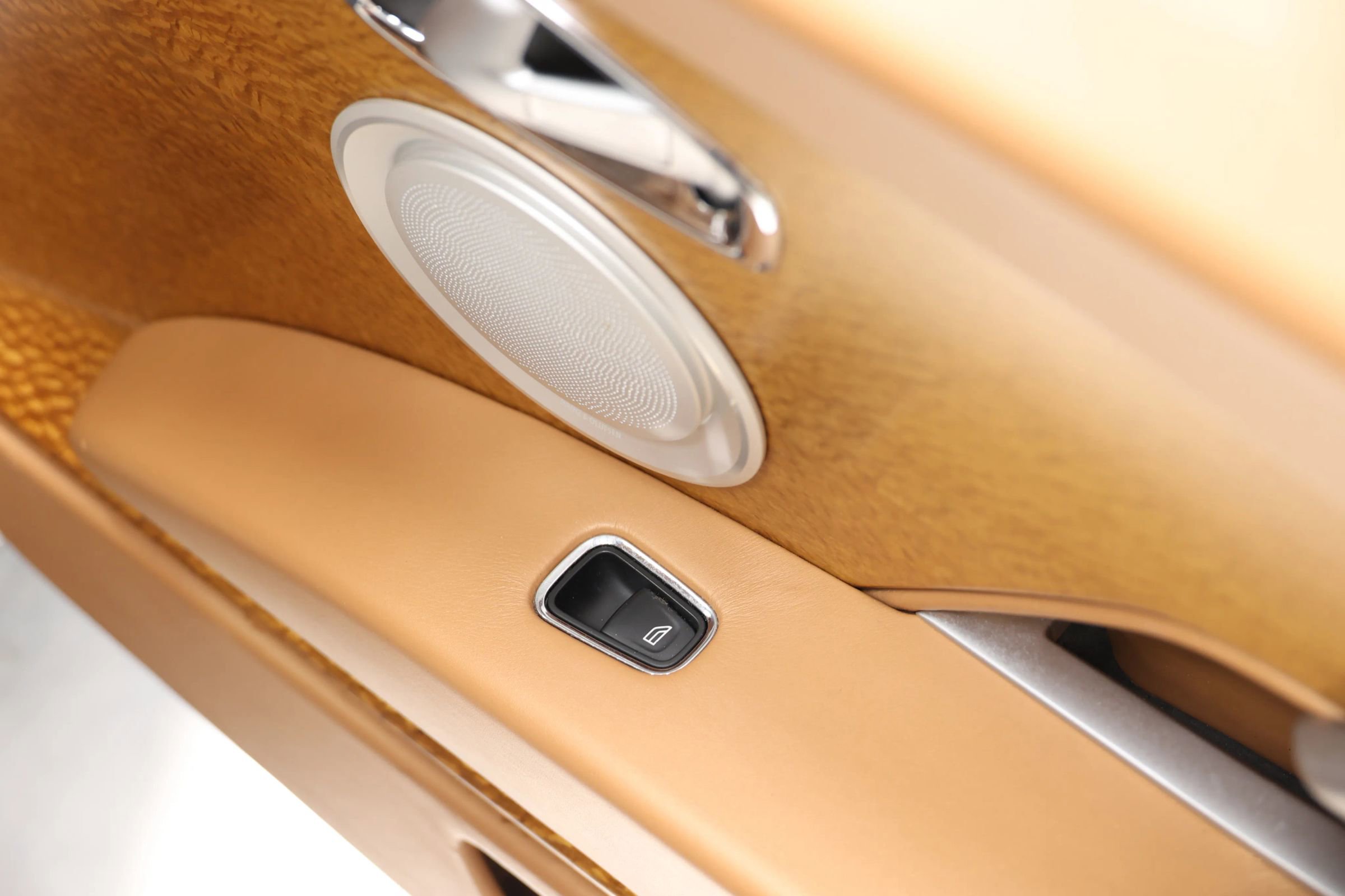 Used 2017 Aston Martin DB11 V12 image 66