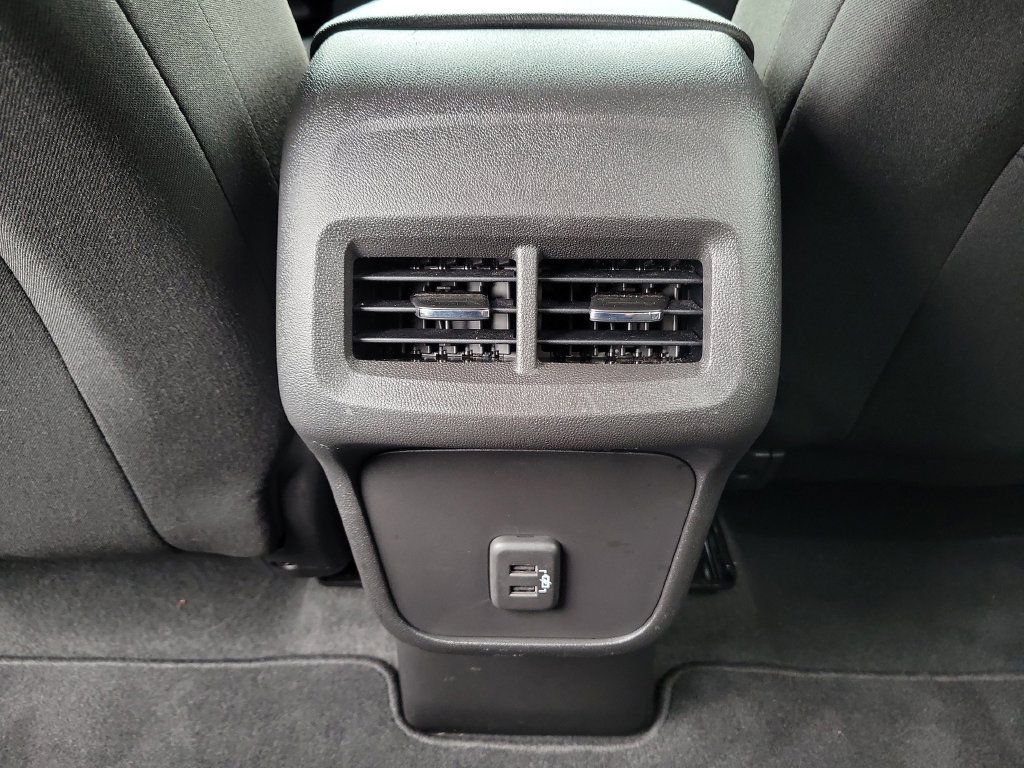 Used 2023 Chevrolet Equinox LT FWD image 16