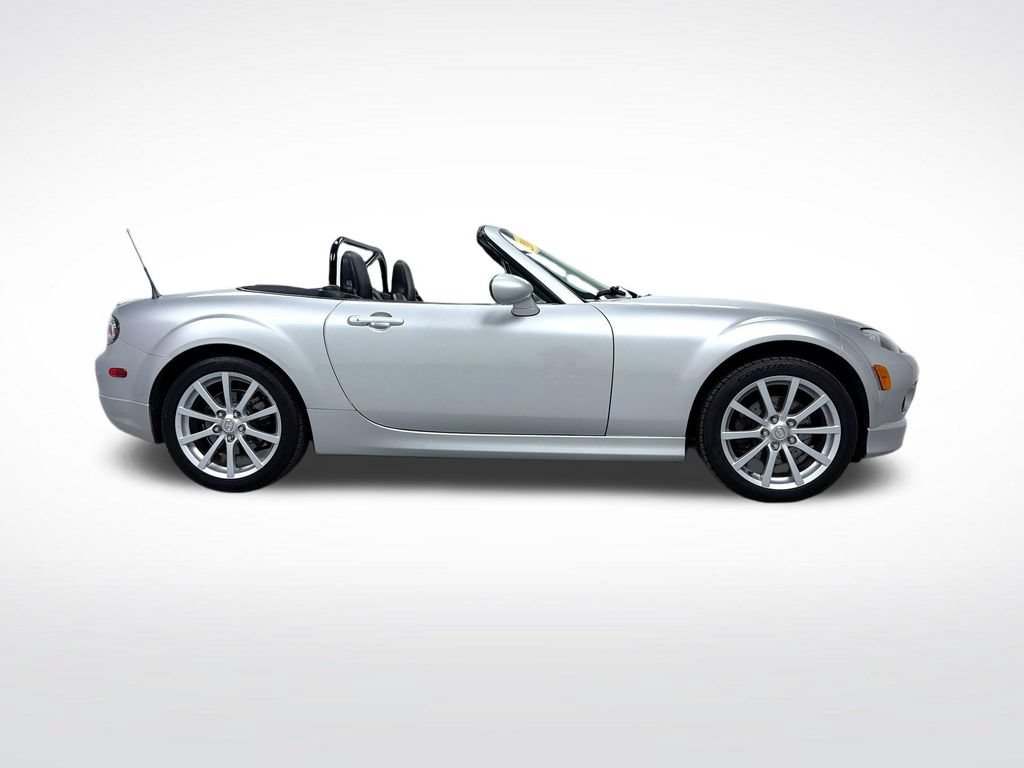 Used 2006 MAZDA MX-5 Miata Grand Touring w/ Premium Pkg RWD image 10