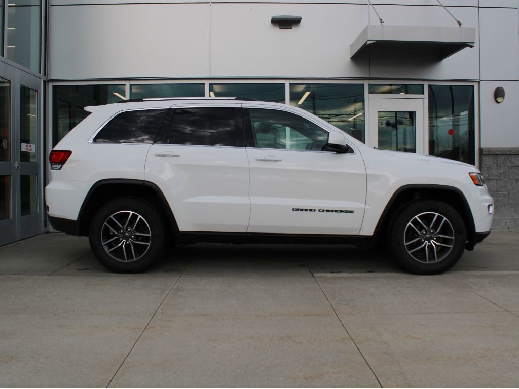 Used 2020 Jeep Grand Cherokee Laredo w/ 18" Wheel & 8.4" Radio Group image 4