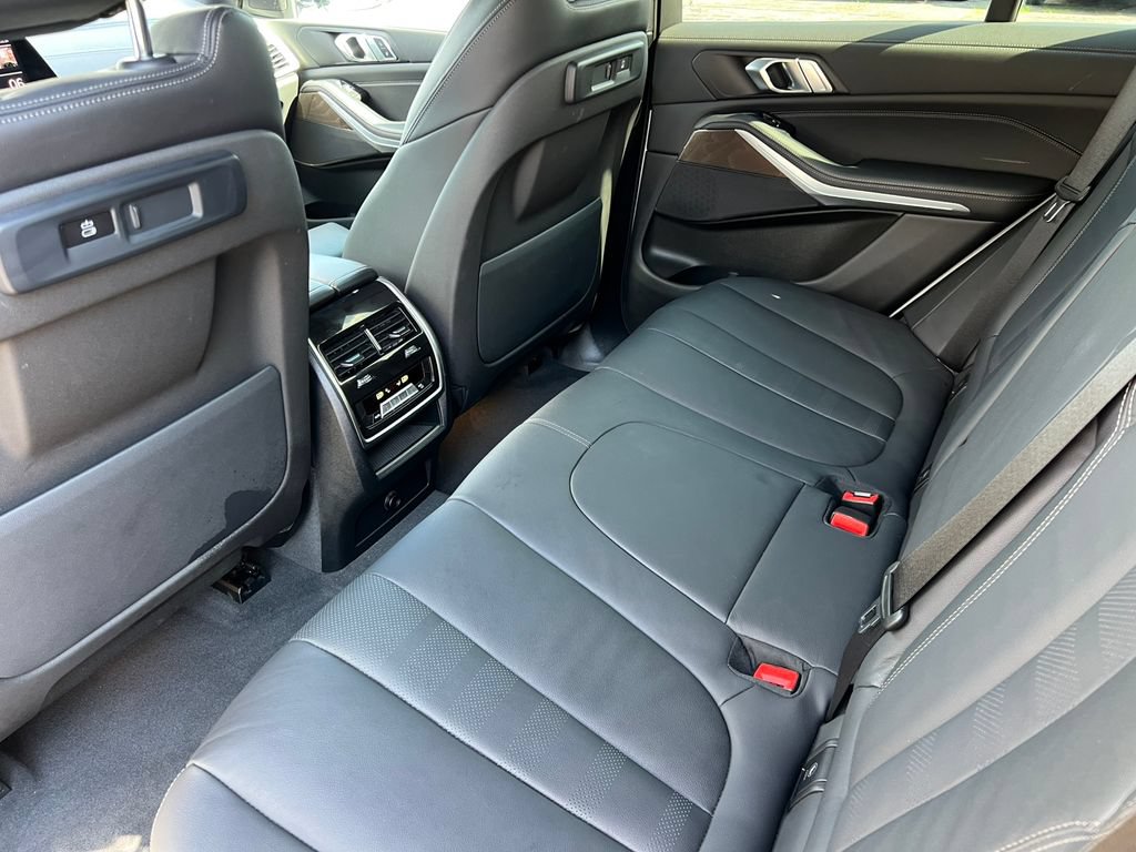 Used 2022 BMW X5 xDrive40i w/ Premium Package AWD/4WD image 35