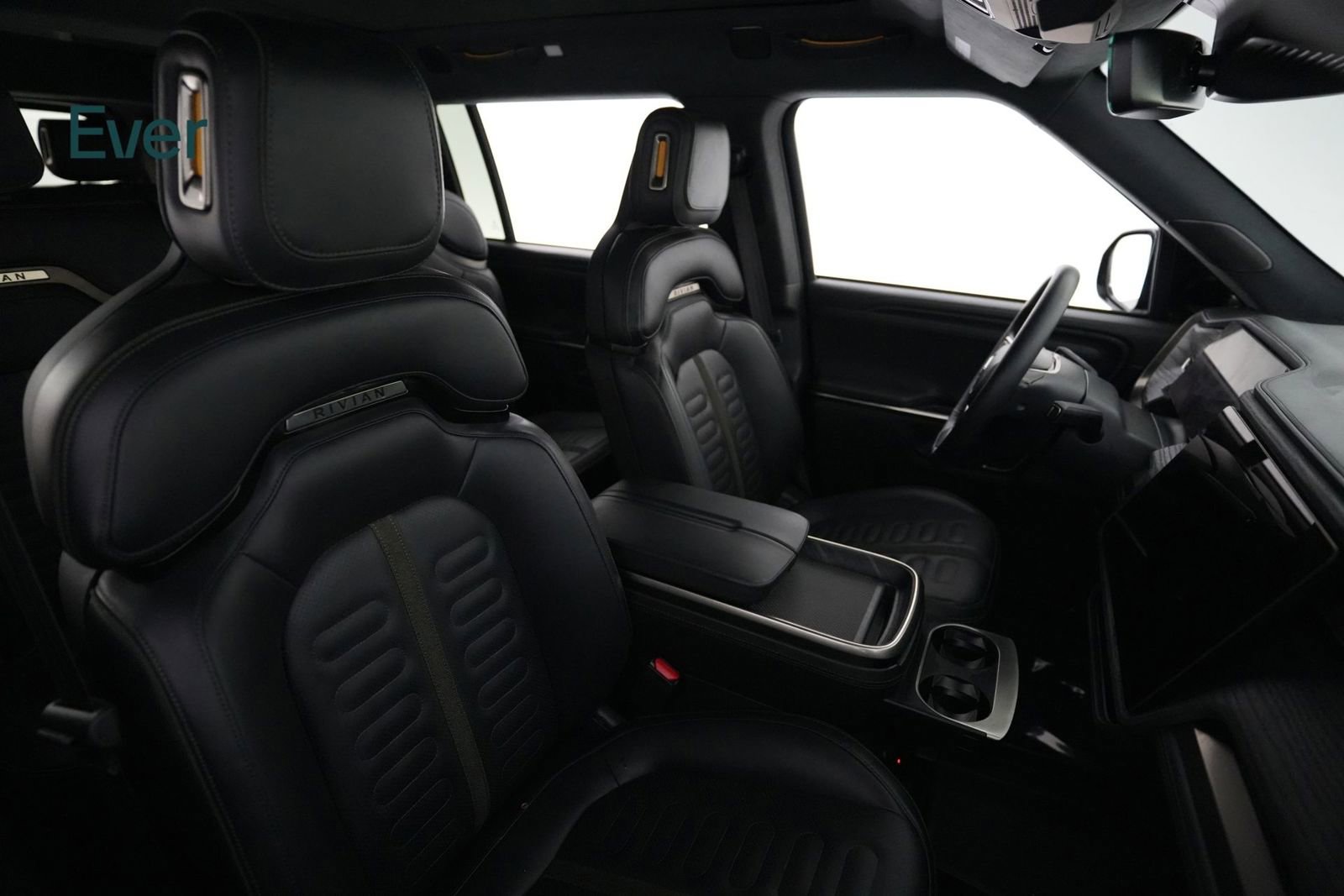 Used 2024 Rivian R1S Adventure image 23