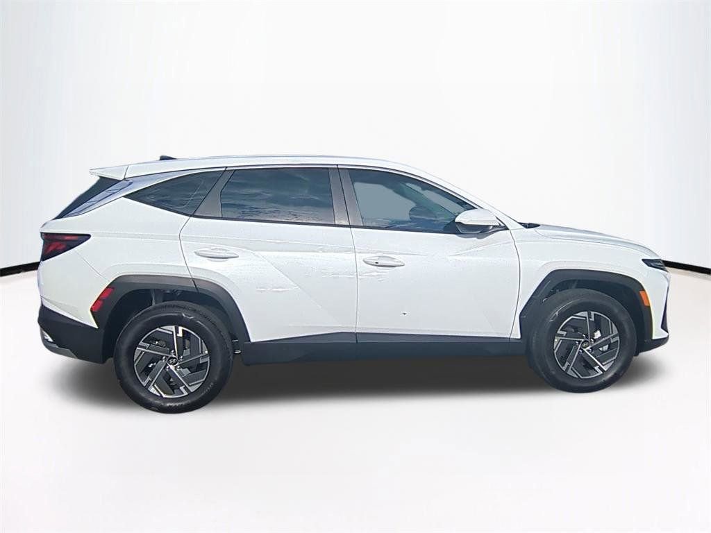 New 2026 Hyundai Tucson Blue SE AWD/4WD image 4
