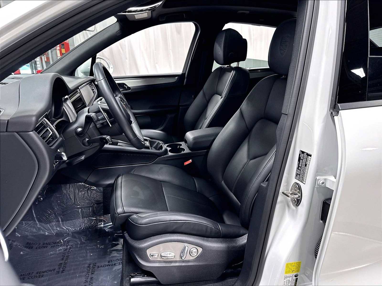 Used 2026 Porsche Macan AWD/4WD image 7