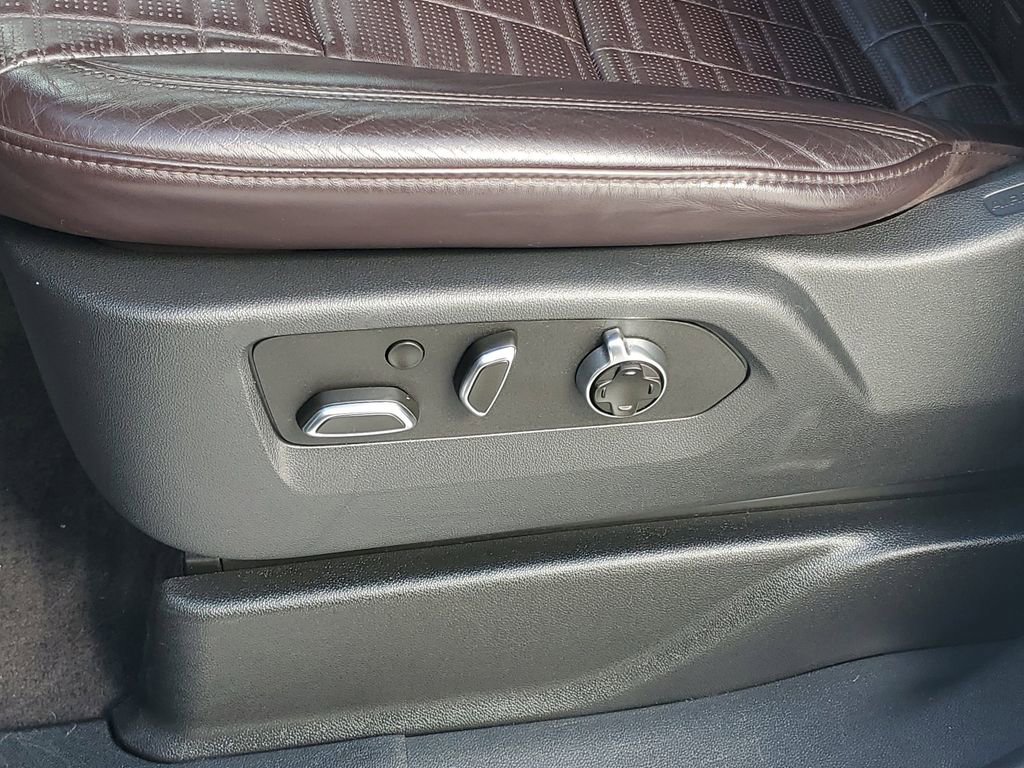 Used 2023 Cadillac Escalade V w/ LPO, ONYX Package AWD/4WD image 23