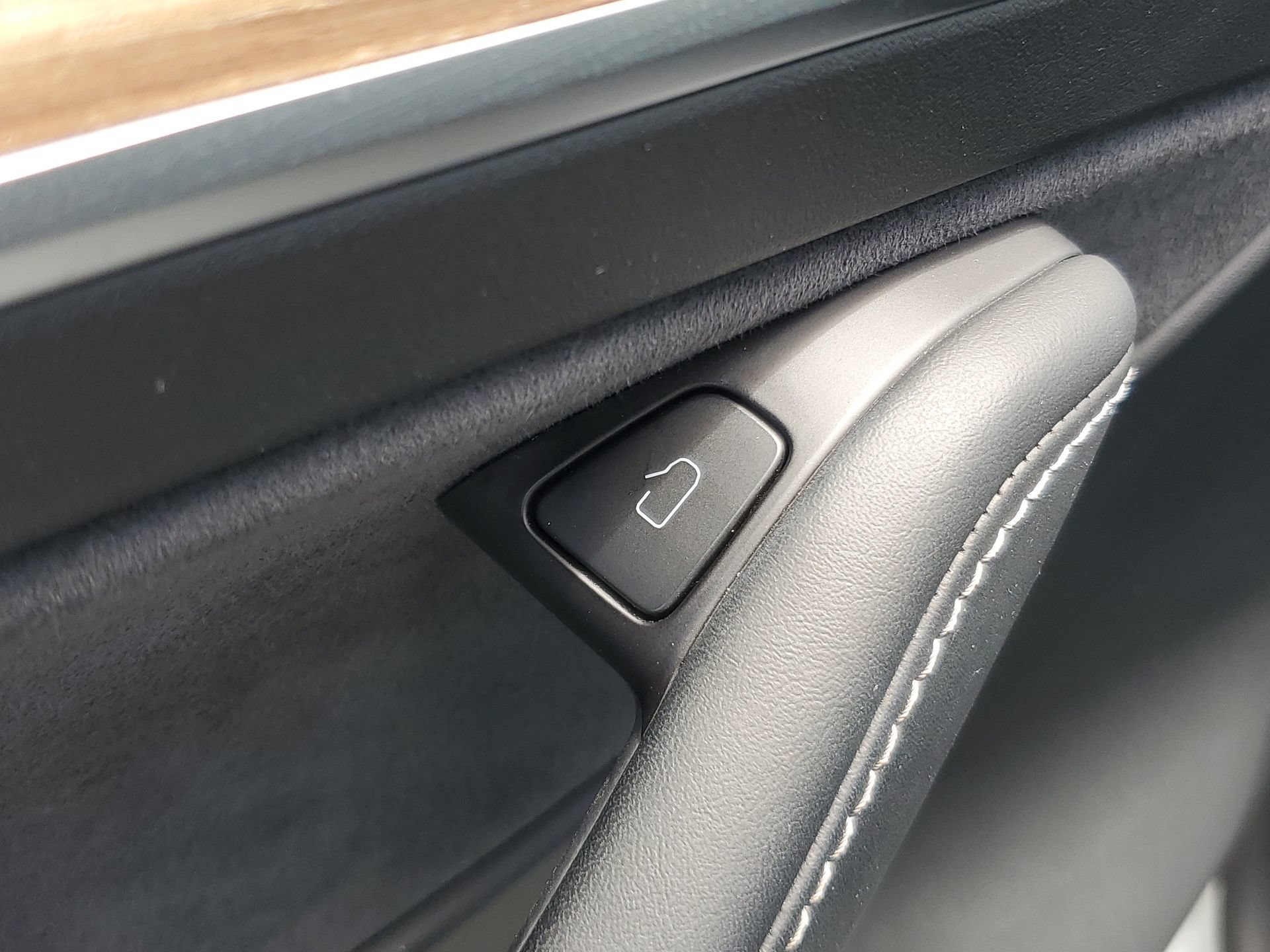 Used 2023 Tesla Model Y 2WD image 18