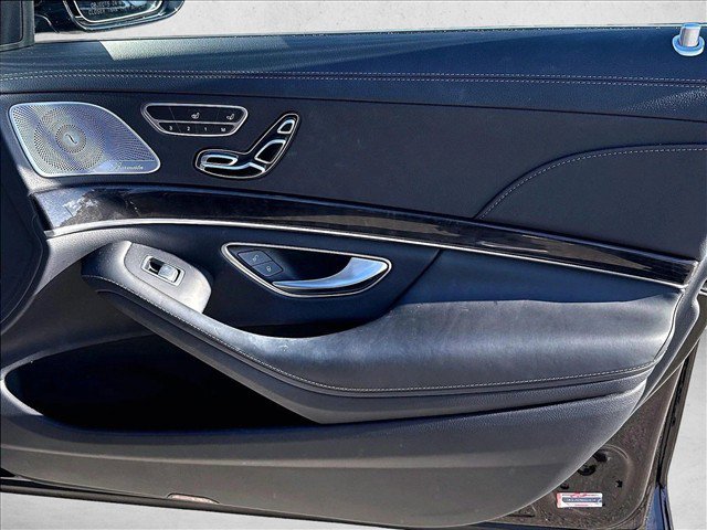 Used 2019 Mercedes-Benz S 560 Sedan image 18