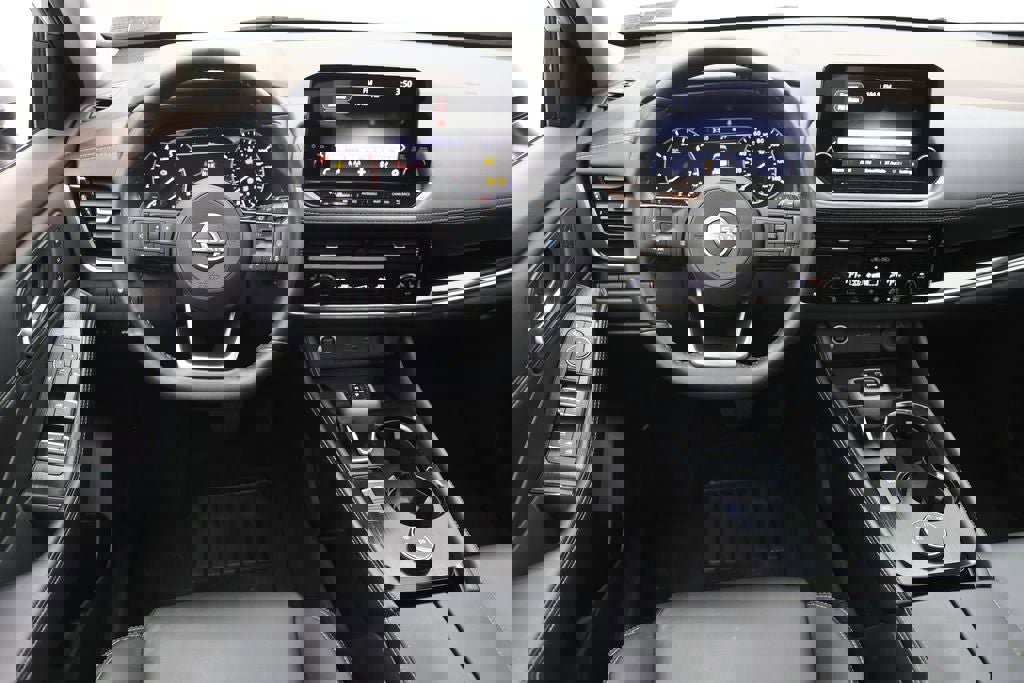 Used 2023 Nissan Rogue SL w/ SL Premium Package image 13