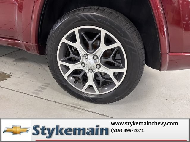 Used 2019 Jeep Grand Cherokee Overland AWD/4WD image 10