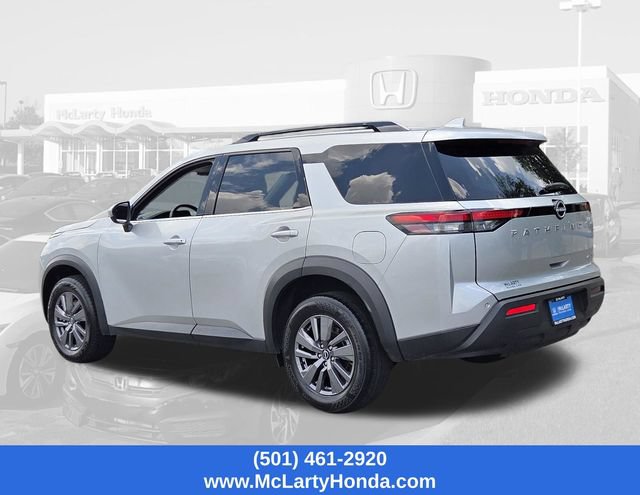 Used 2025 Nissan Pathfinder SV AWD/4WD image 3