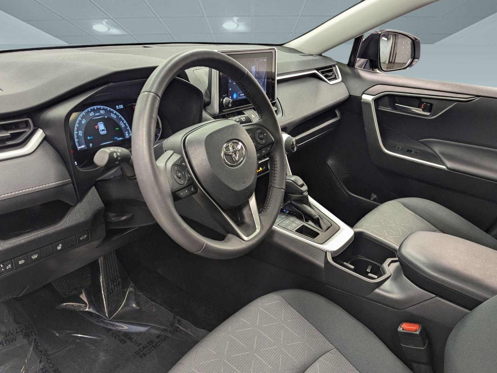 Used 2023 Toyota RAV4 XLE image 3