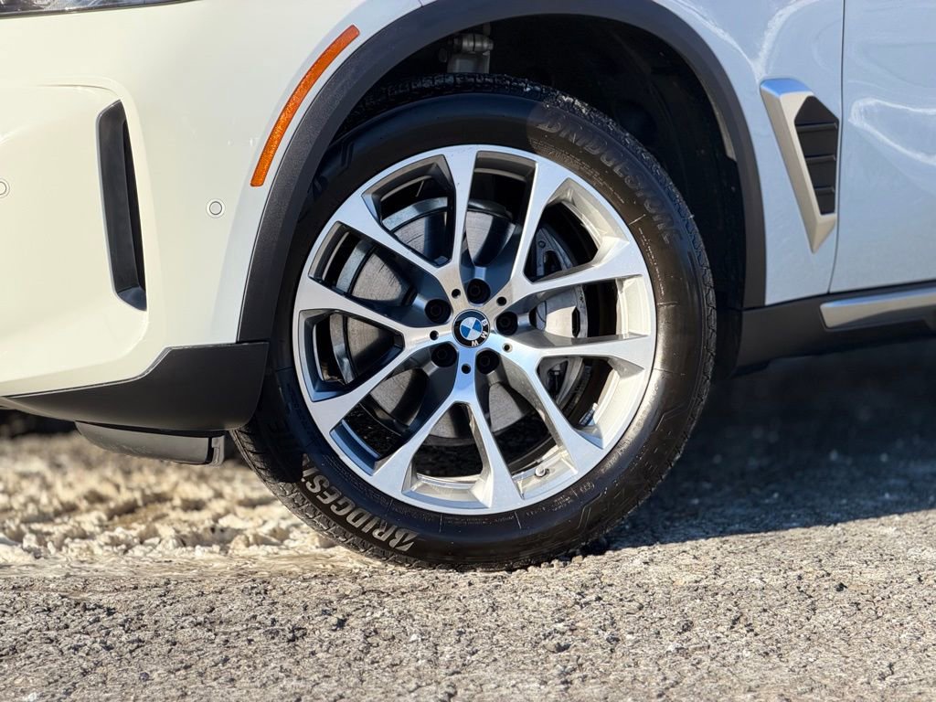 Certified 2025 BMW X5 xDrive40i w/ Parking Assistance Package image 2