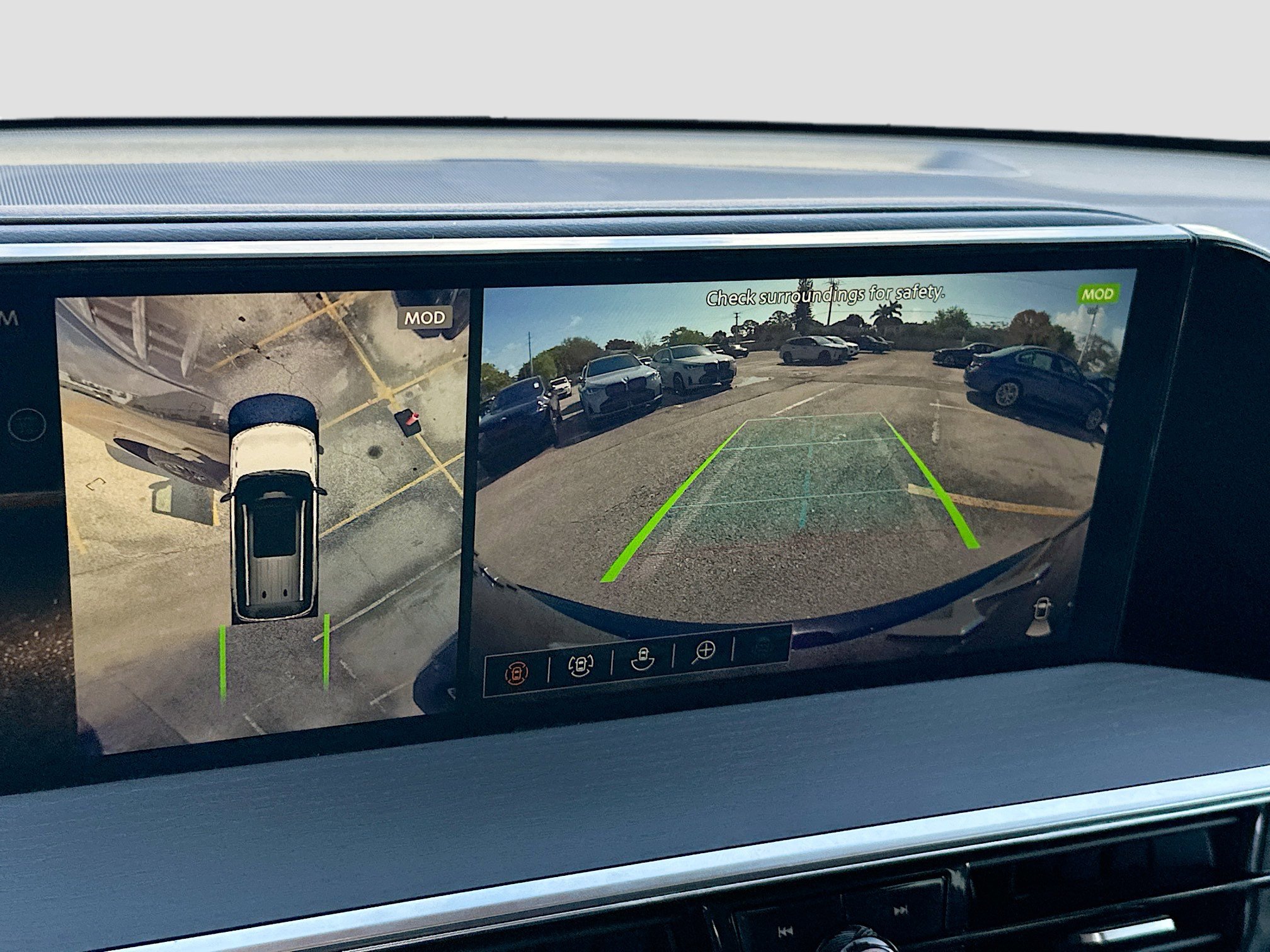 Used 2025 INFINITI QX80 Sensory image 14