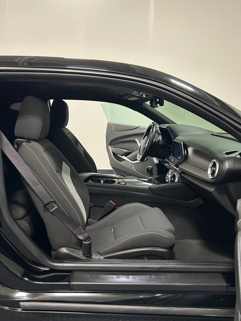 Used 2017 Chevrolet Camaro SS image 10