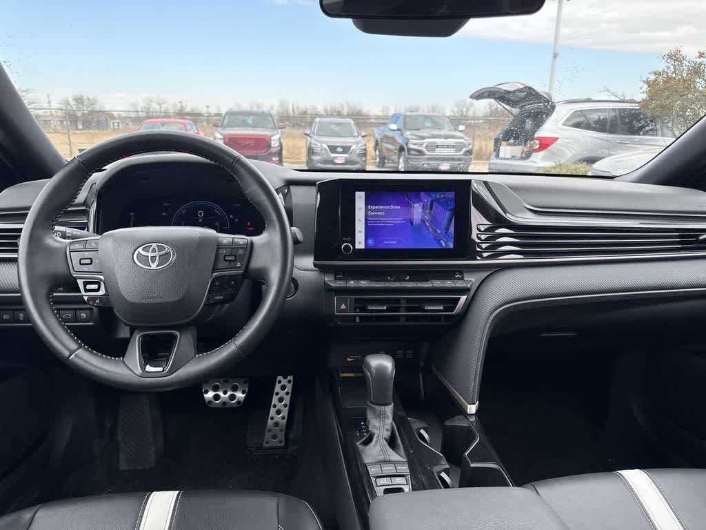 Used 2025 Toyota Camry SE FWD image 14