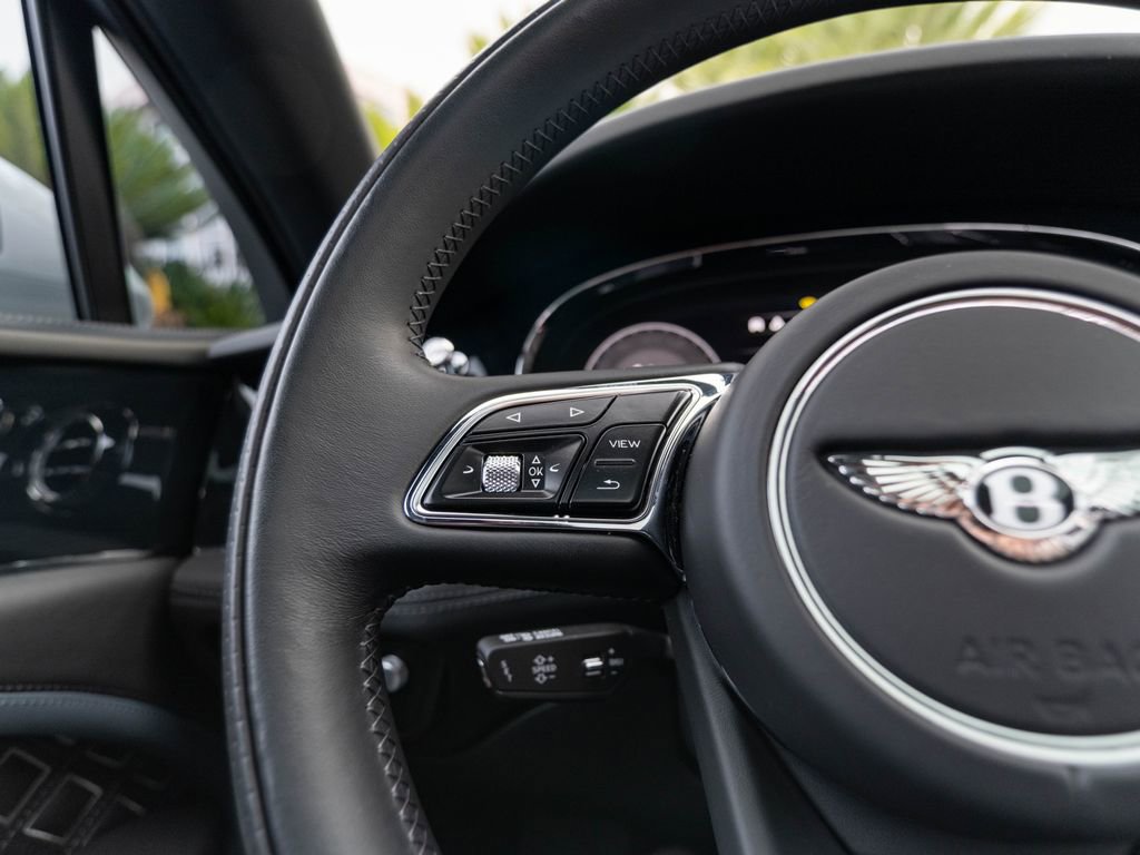 Used 2023 Bentley Bentayga Speed AWD/4WD image 8