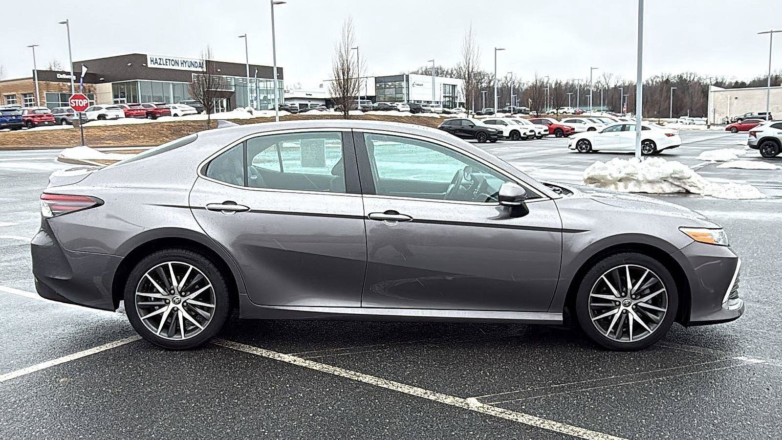 Used 2022 Toyota Camry XLE AWD/4WD image 4
