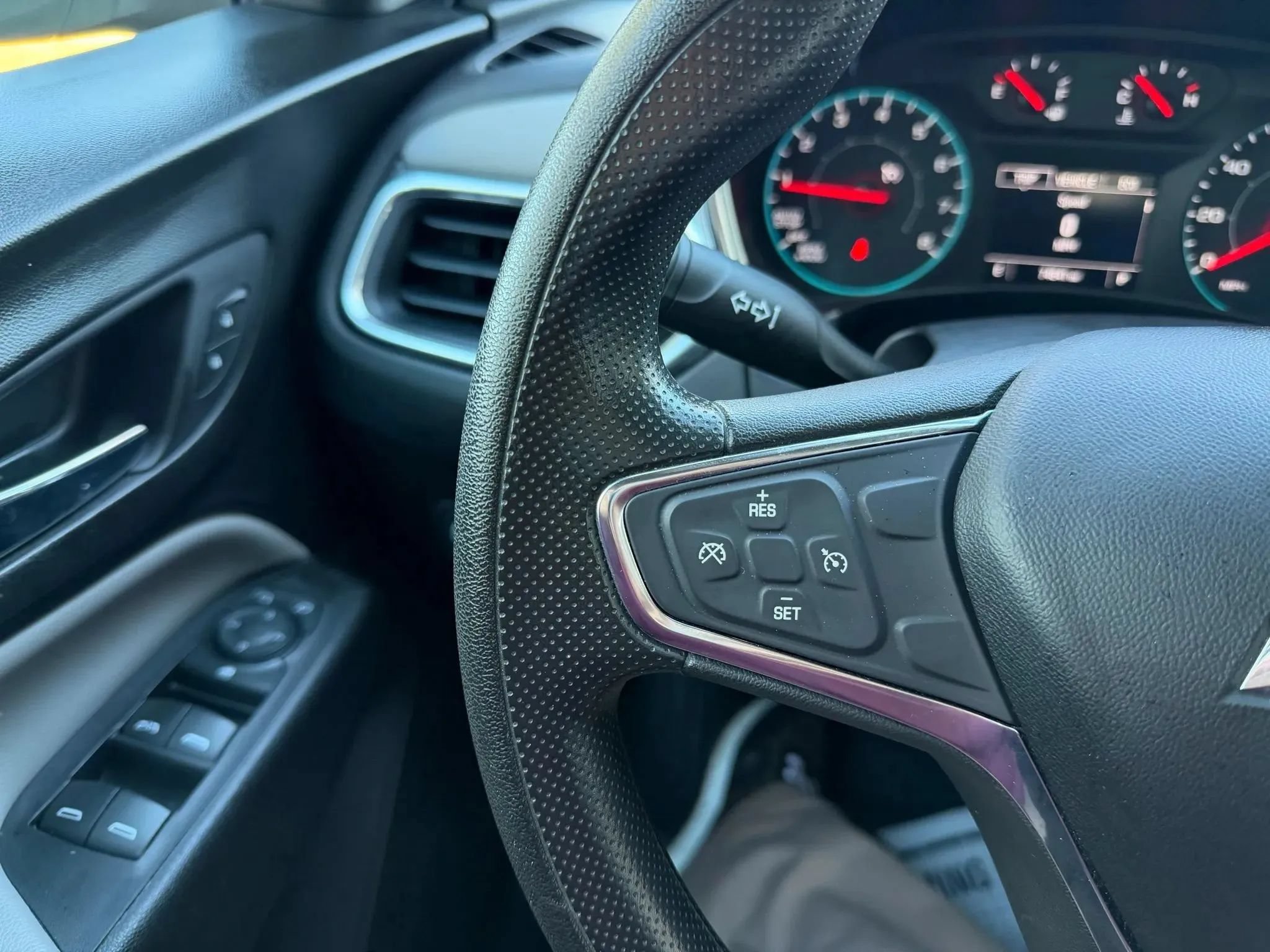 Used 2019 Chevrolet Equinox LS AWD/4WD image 41