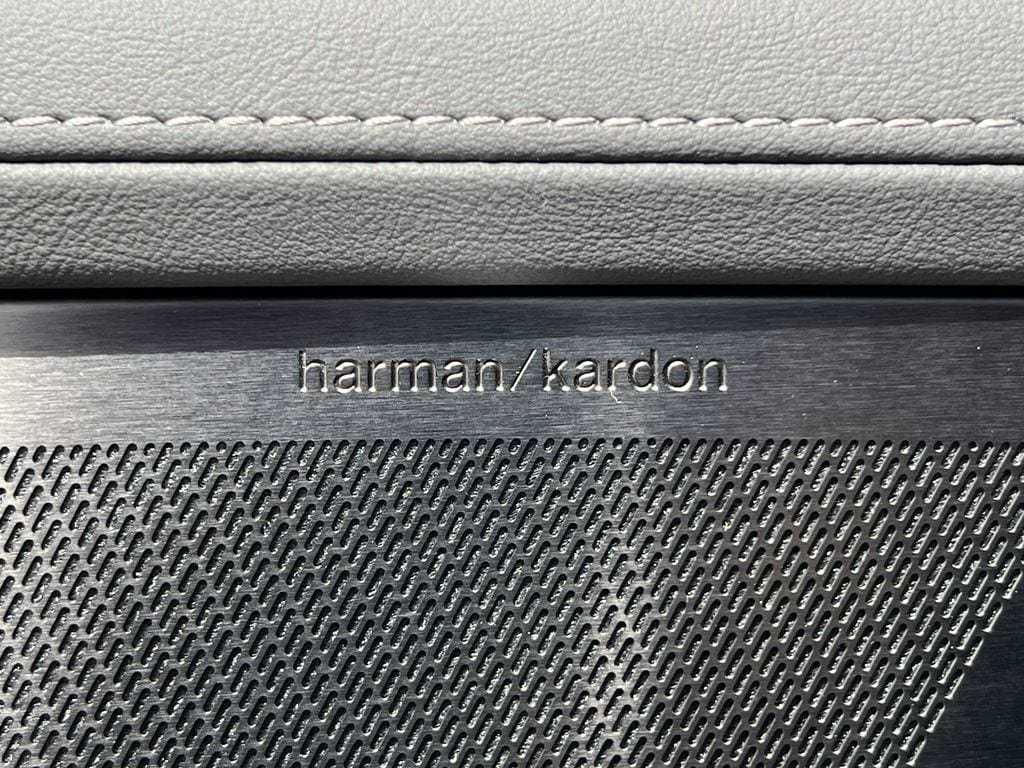 New 2026 Volvo XC90 T8 Plus w/ Protection Package Premier AWD/4WD image 16