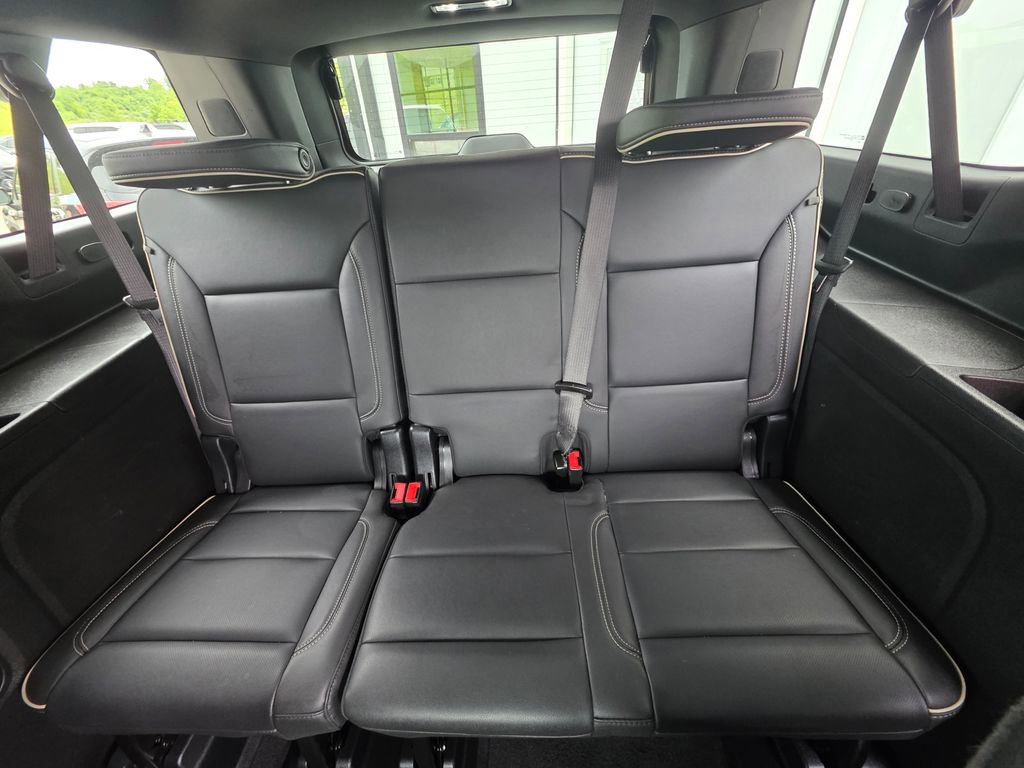 Used 2025 GMC Yukon XL Elevation w/ Technology Package AWD/4WD image 12