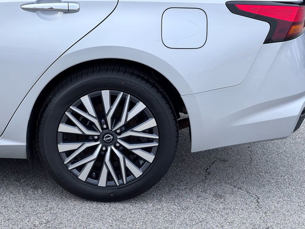 Used 2024 Nissan Altima 2.5 SV image 33