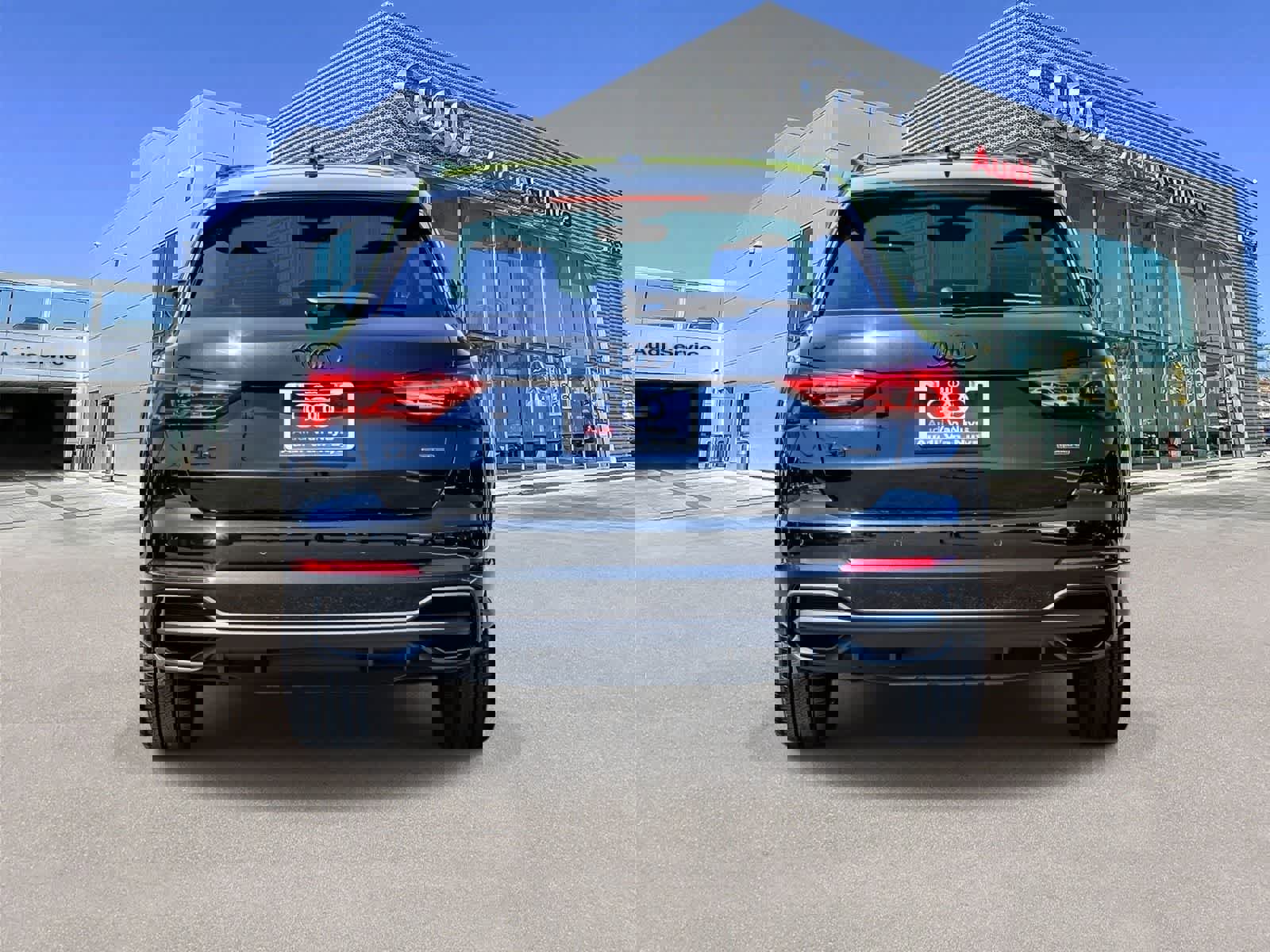 Used 2025 Audi Q3 2.0T Premium w/ Convenience Package video 3