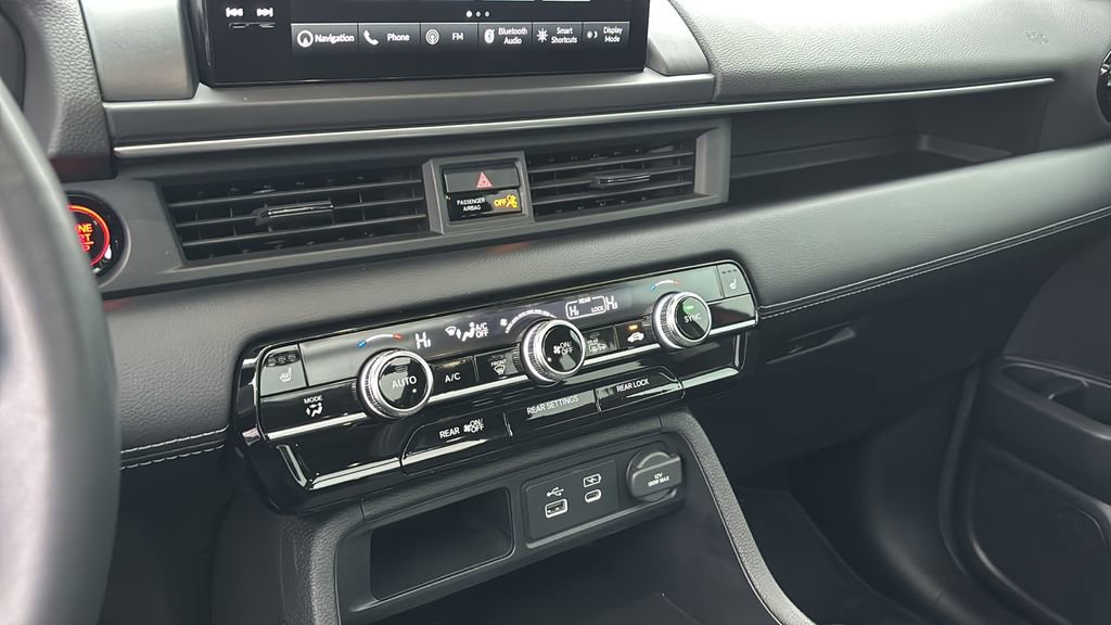 Certified 2023 Honda Pilot Touring image 20