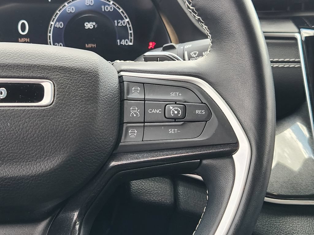 Used 2022 Jeep Grand Cherokee Altitude AWD/4WD image 27