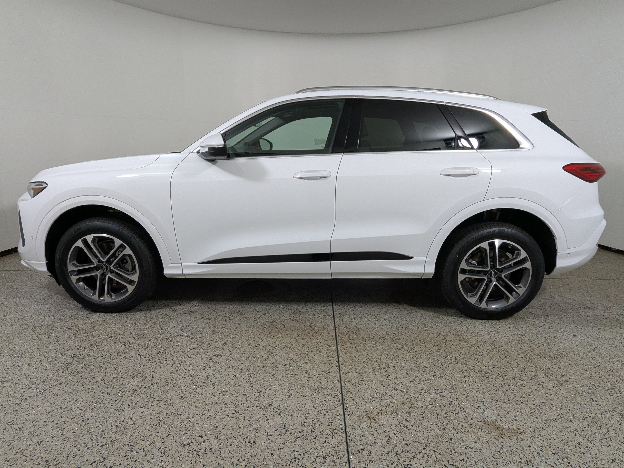 New 2025 Audi Q5 Premium image 4