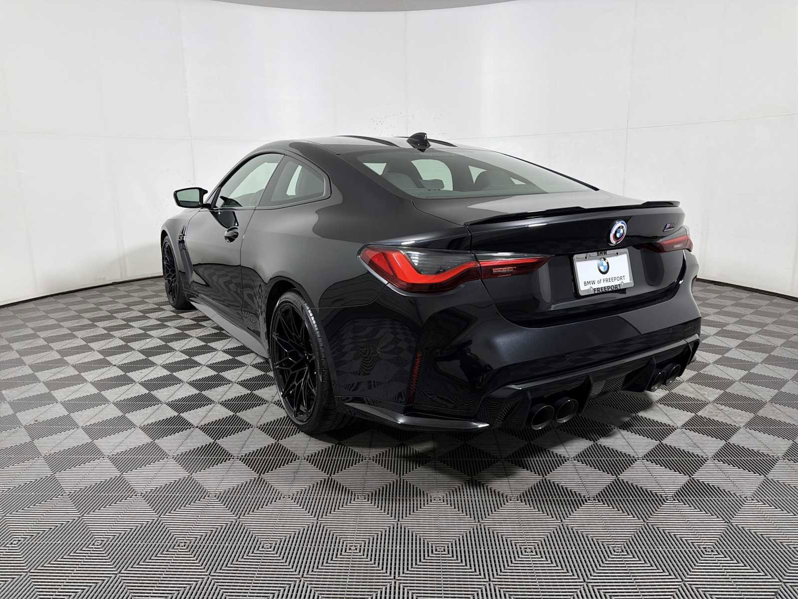 Used 2023 BMW M4 Competition w/ Executive Package image 5