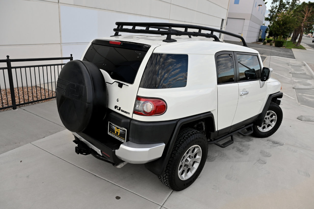 Used 2013 Toyota FJ Cruiser 4WD image 29