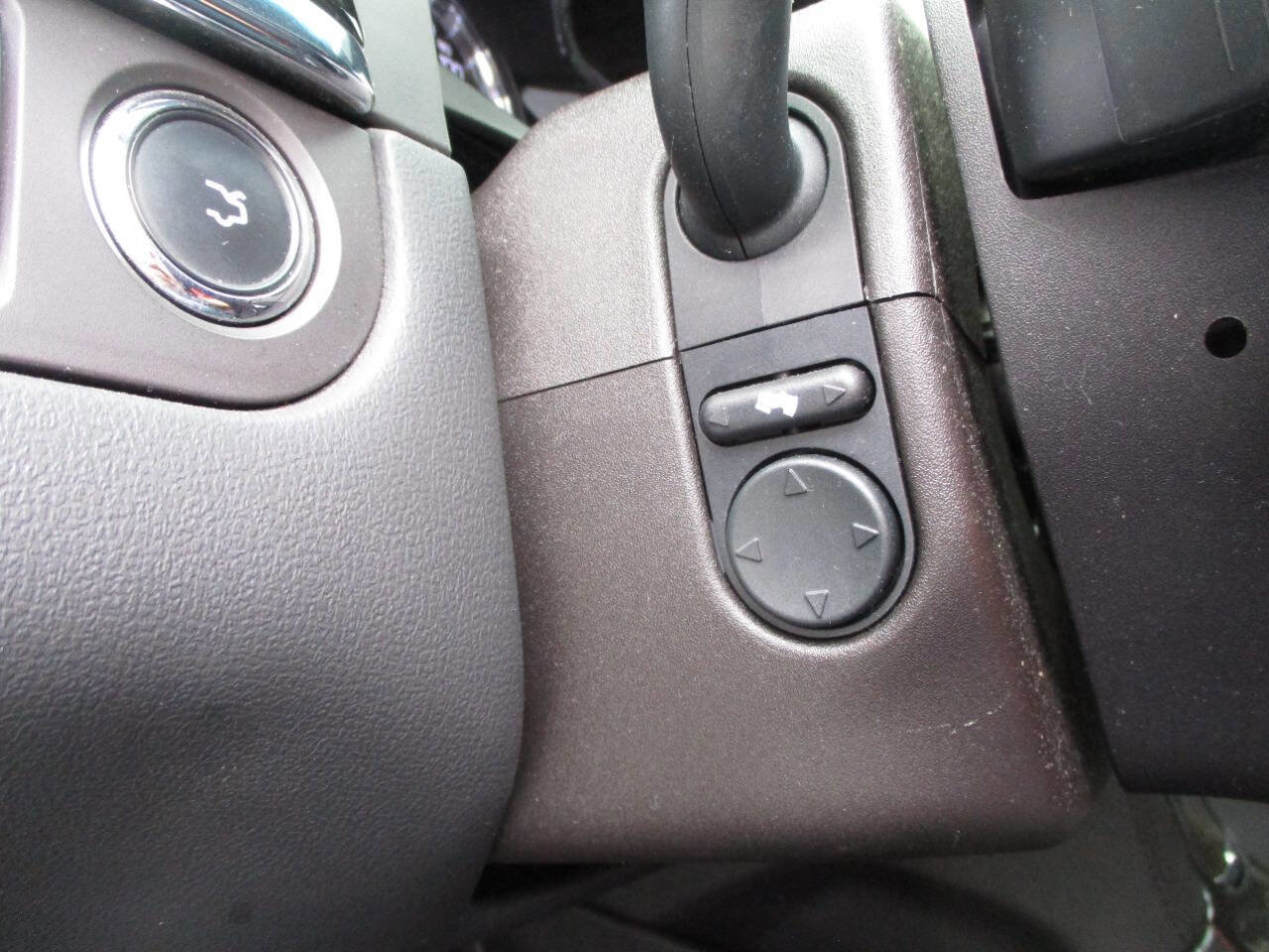 Used 2016 Lincoln MKS AWD w/ Equipment Group 101A image 18