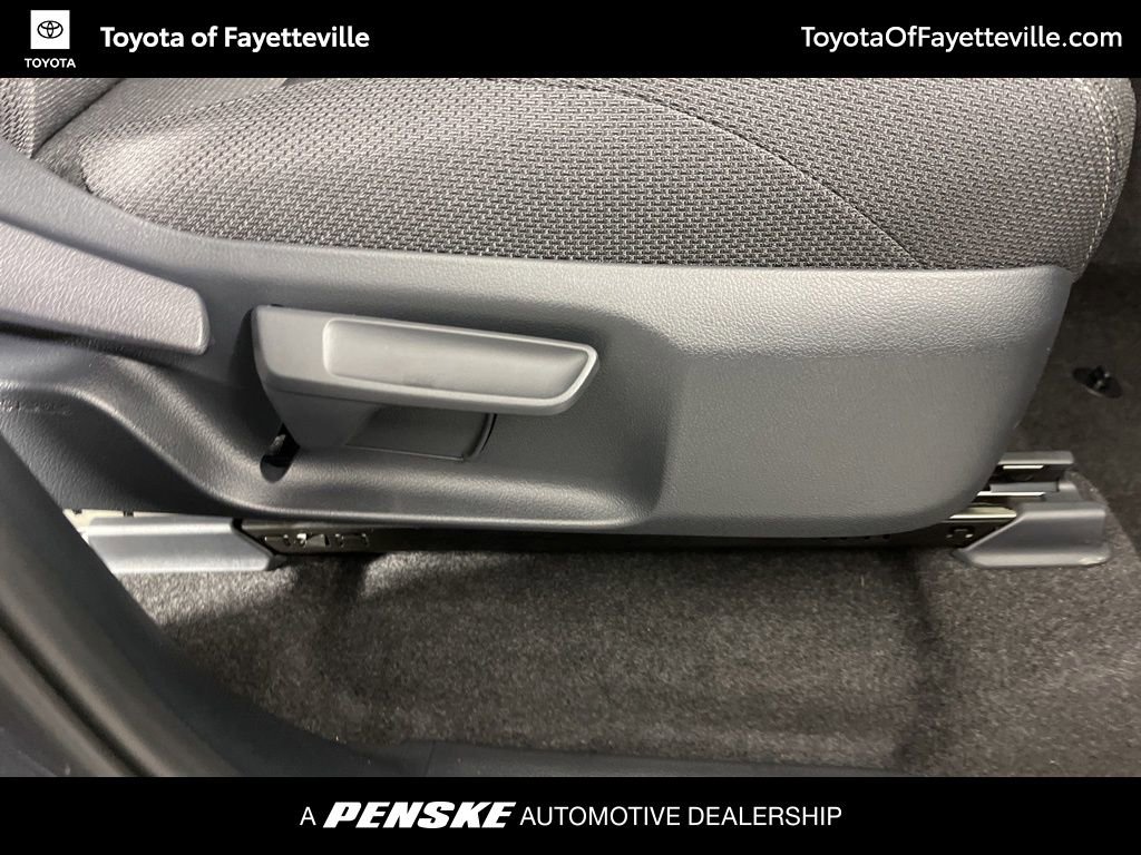 Certified 2025 Toyota 4Runner SR5 AWD/4WD image 8