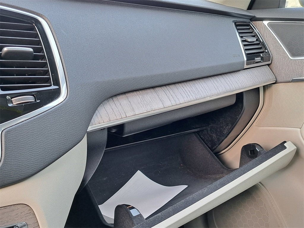 Used 2024 Volvo XC90 B5 Plus w/ Protection Package image 17