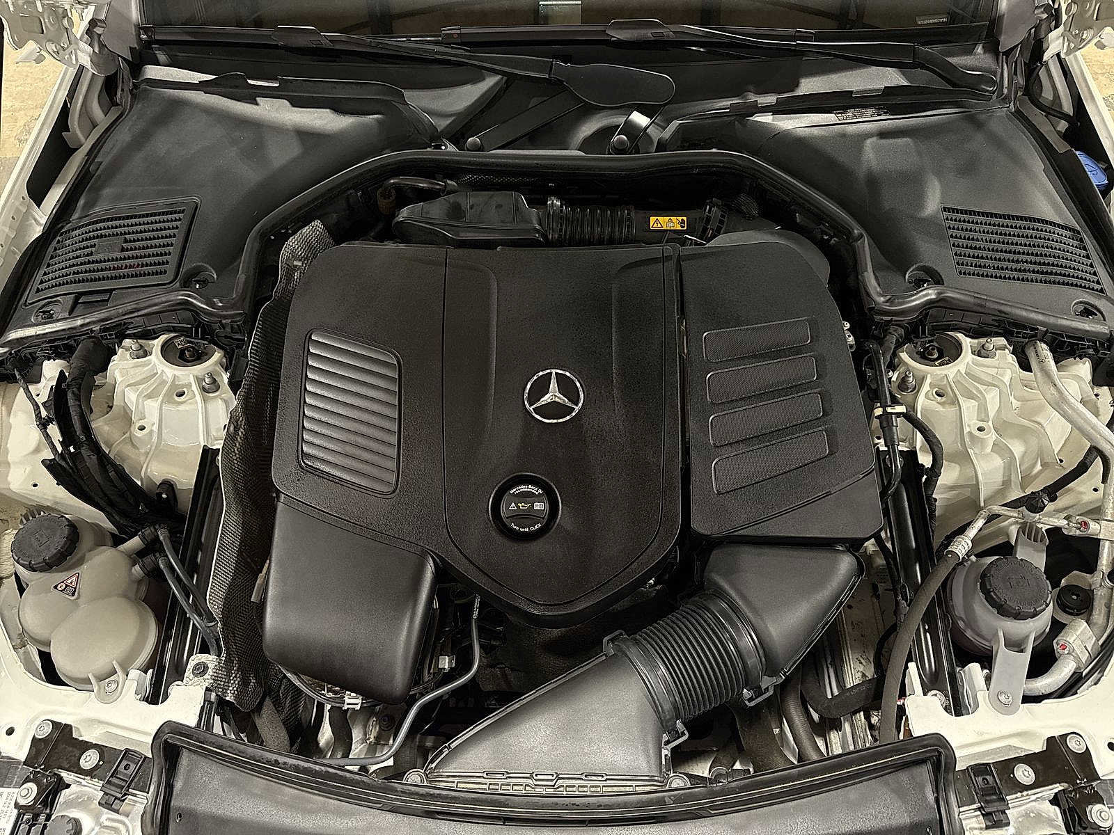 Used 2022 Mercedes-Benz C 300 4MATIC Sedan image 12