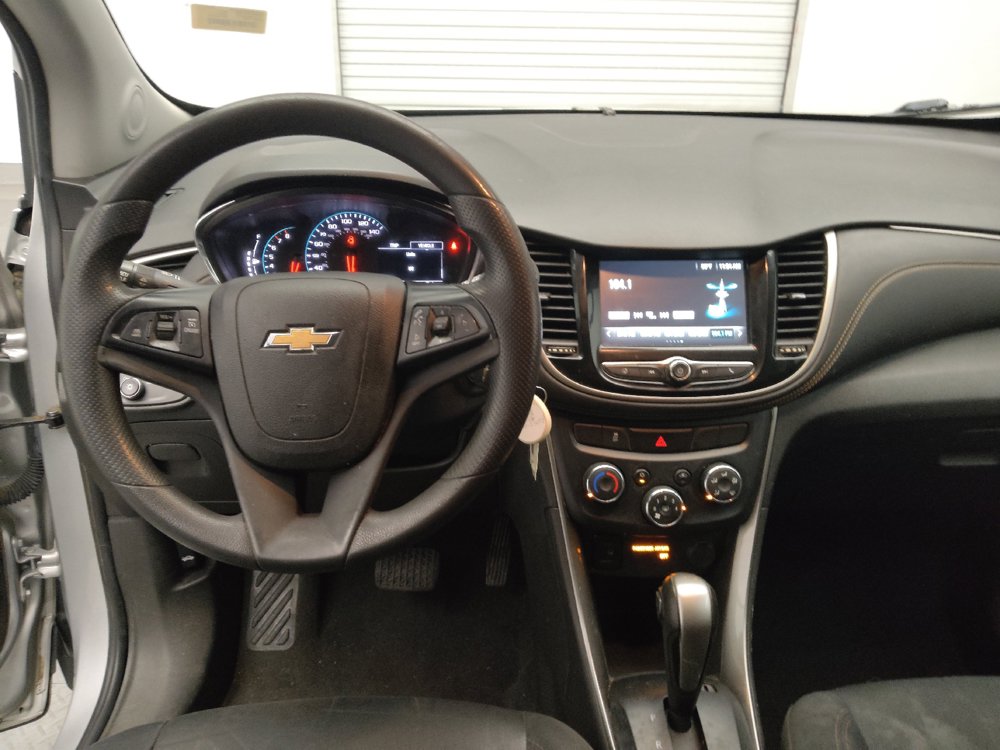 Used 2017 Chevrolet Trax LT FWD image 22