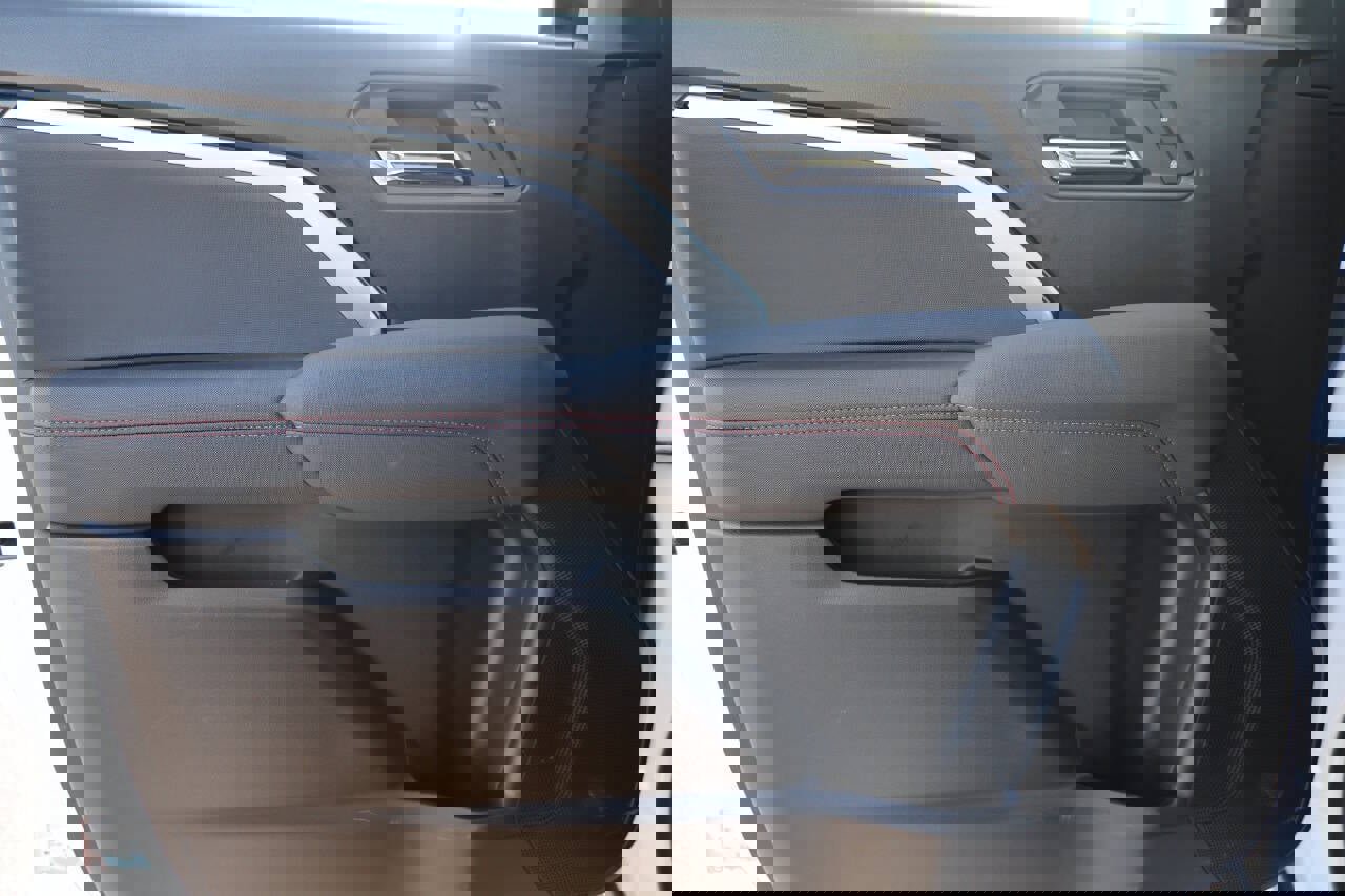 Used 2023 Chevrolet Colorado Z71 w/ Z71 Convenience Package 2 image 12