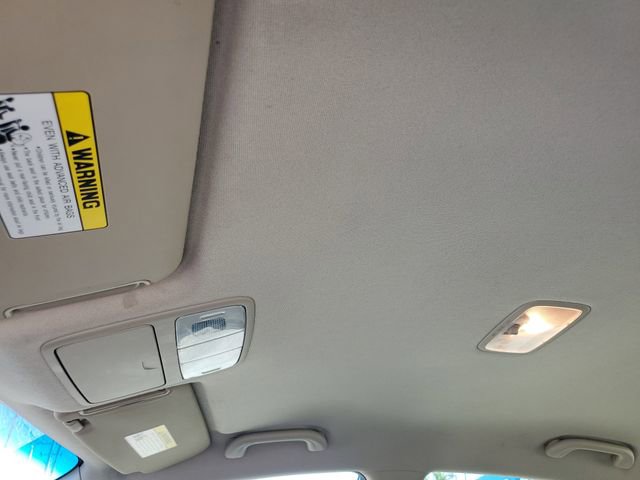 Used 2010 Hyundai Elantra GLS image 26