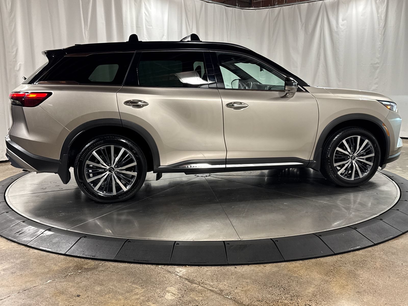 Certified 2025 INFINITI QX60 Autograph w/ Cargo Package AWD/4WD image 6
