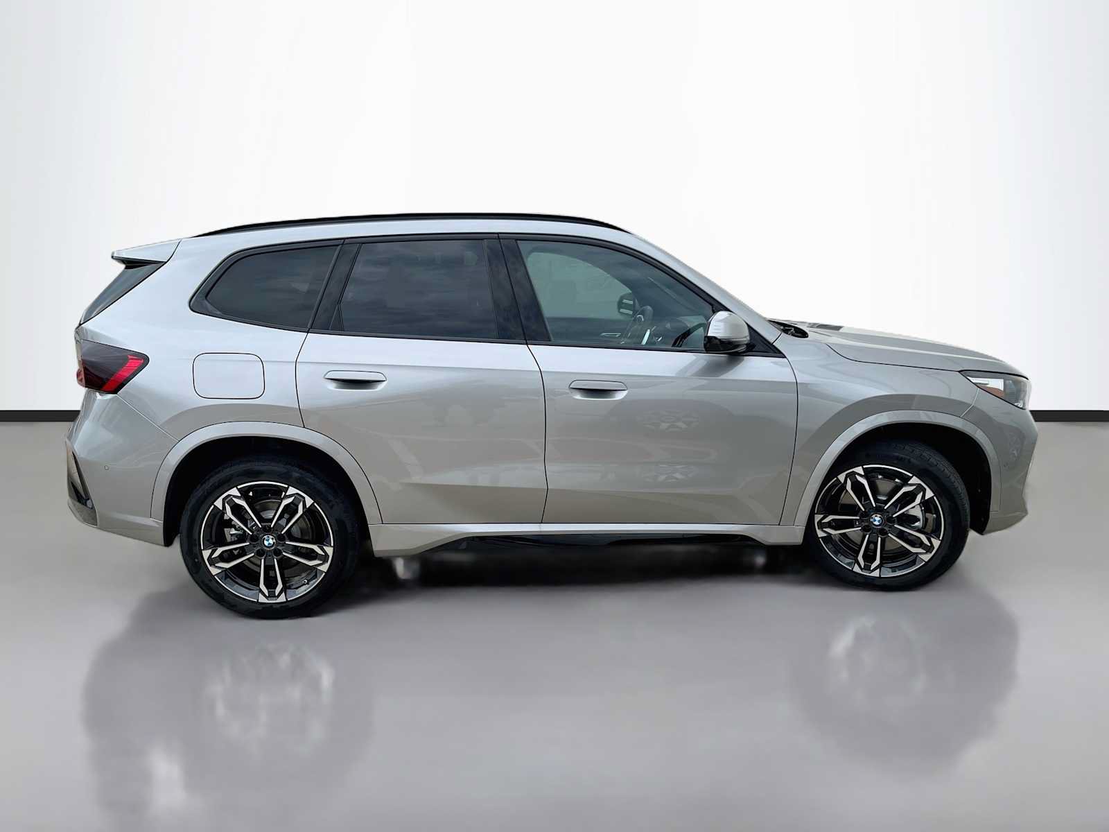 New 2027 BMW X1 xDrive28i AWD/4WD image 7