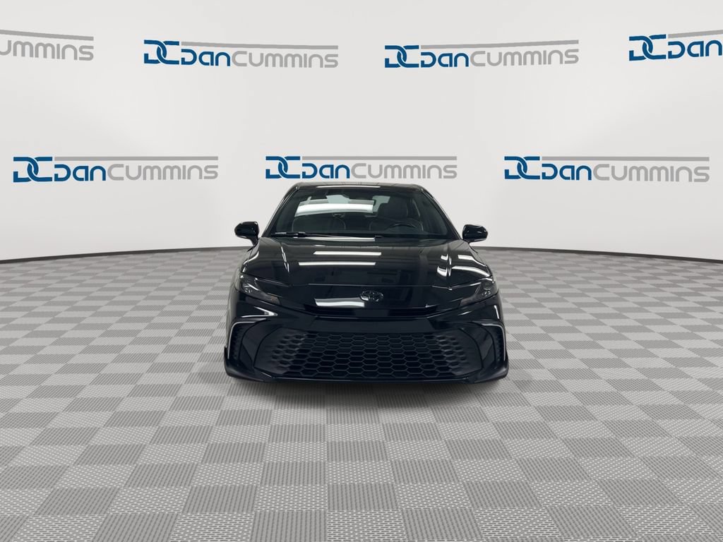 Used 2025 Toyota Camry SE w/ Convenience Package FWD image 3