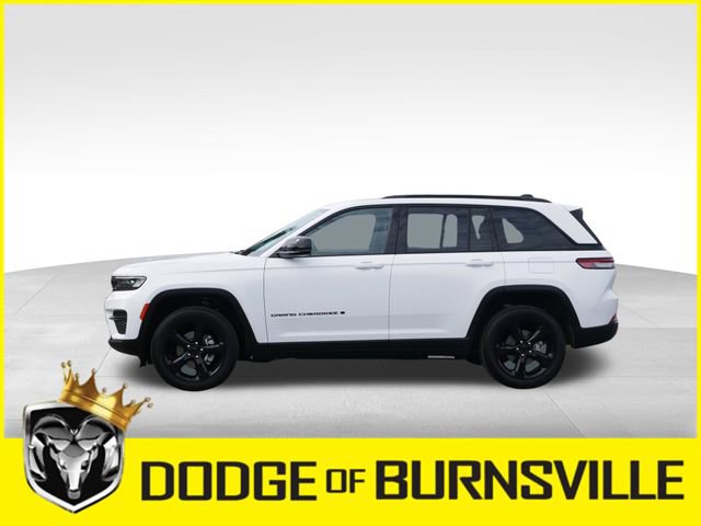 Used 2023 Jeep Grand Cherokee Altitude image 4